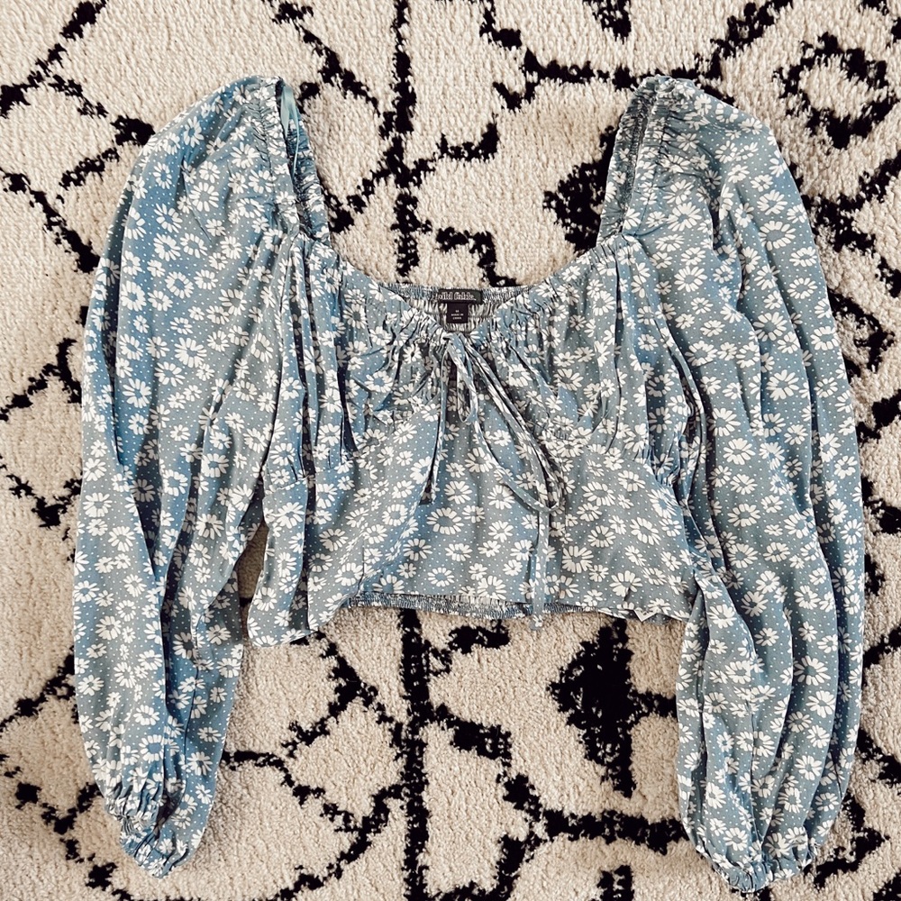 Blue floral top